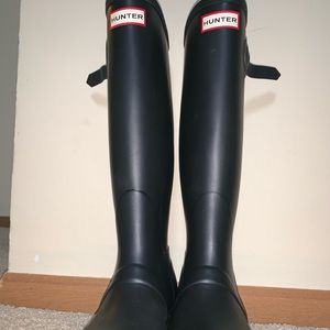 Black Hunter boots!!
